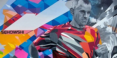 Piotr Sękowski będzie patronem sportowych obiektów przy ZS nr 1-23024