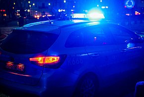 Porzucił auto i uciekał pieszo, ponieważ był poszukiwany listem gończym -23068
