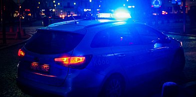 Porzucił auto i uciekał pieszo, ponieważ był poszukiwany listem gończym -23068