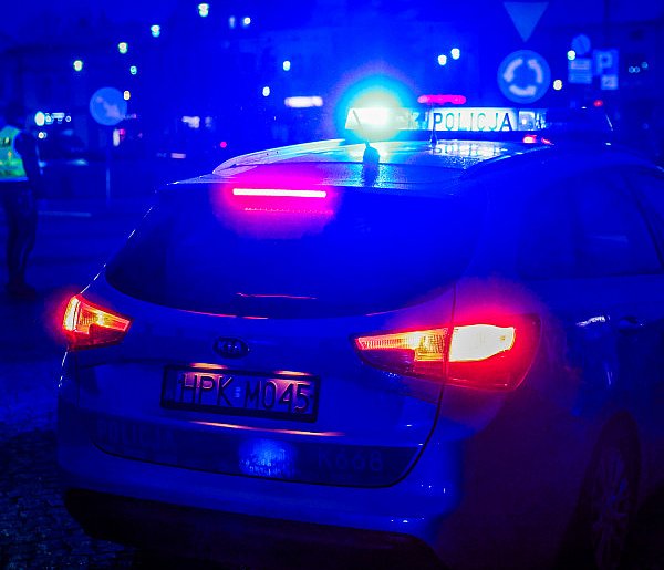 Zmieniali wersję wydarzeń i nie przyznawali się do kierowania autem...-23117