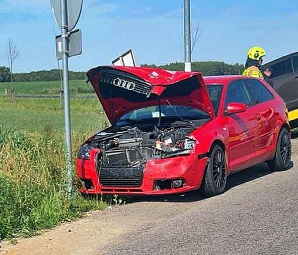 Sochocin: zderzenia audi i forda. Nie ma rannych -23211