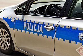 Pijany kierowca uderzył w ogrodzenie i próbował uciec!-23415