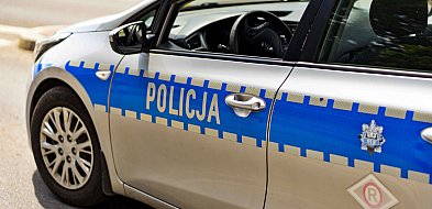 Pijany kierowca uderzył w ogrodzenie i próbował uciec!-23415