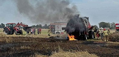 Akcja gaśnicza w Kiełbowie: Pożar kombajnu i zboża-23747