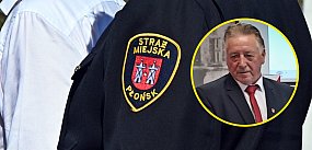 Płońscy radni przyglądają się pracy strażników miejskic