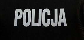 Uderzył hondą w mercedesa i uciekł