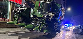 Kombajn wjechał w Zduńską...