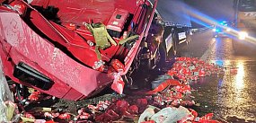 Na ''siódemce'' ciężarówka uderzyła w bariery