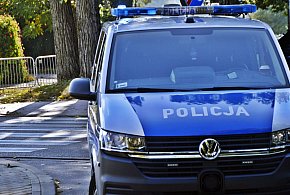Agresywny płońszczanin obraził funkcjonariuszy przy komendzie policji -24203