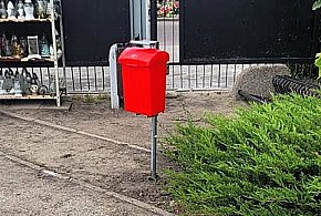 Widzisz taki pojemnik na cmentarzu. Oto, do czego służy-24661