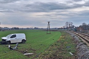 Poważny wypadek na niestrzeżonym przejeździe kolejowym-25091