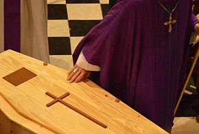 Rewolucja w pochówkach coraz bliżej. Tego w Polsce jeszcze nie było-25399