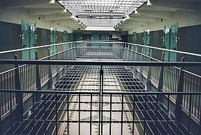 Wyszedł z domu przed świtem. Nie wiedział, że czekają na niego kryminalni-25407