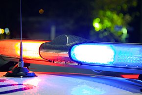 Jechał bez świateł myśląc, że zniknie w mroku - ucieczka przed policją-25431