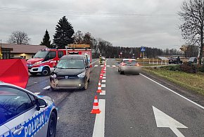 Poważny wypadek na drodze krajowej nr 62. Poszkodowana kobieta reanimowana-25449