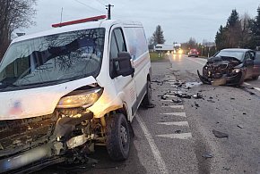 Zderzenia seata z citroenem. Utrudnienia w ruchu-25624