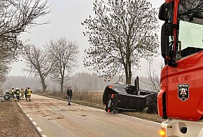 Samochody w rowie - policja o drogowych zdarzeniach w gminie Raciąż-25690