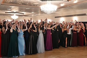 Studniówek czas! Bal Zespołu Szkół nr 1 w Płońsku na zdjęciach-25921