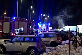 Pożar opla przy ''Wyklętych''. Uszkodzone inne samochody-25942