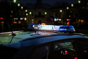 Policjanci wezwani do 25-latki wymagającej pomocy medycznej znaleźli