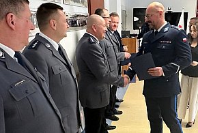 Pożegnanie z mundurem. Pięciu funkcjonariuszy kończy służbę w policji