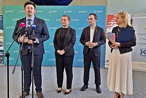 Zdecydowaliśmy się na ewolucję, nie na rewolucję - ocenia wiceminister MEN