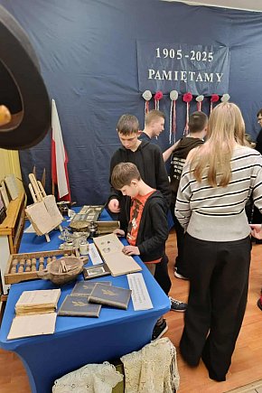 Wspomnienie szkolnego strajku-1645