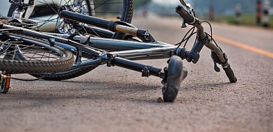 Płońsk: Zderzenie osobowego mercedesa z rowerzystą-24687