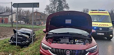 Ford uderza w tył fiata...-25043