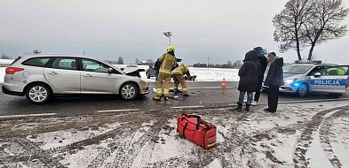 19-letni kierowca forda uderzył w tył mitsubishi