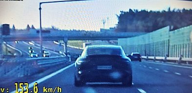 153 km/h na „siódemce”. Kierowca porsche bez uprawnień i z recydywą