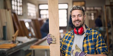 Jak zorganizować swój pierwszy zakład stolarski?