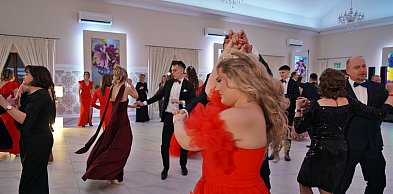 Ostatnia prosta przed maturą - uczniowie raciąskiego SLO bawili się na studniówce