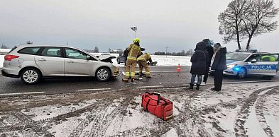 19-letni kierowca forda uderzył w tył mitsubishi