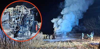 Nocny pożar kombajnu na polu w pobliskich Żelechach