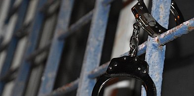 Poszukiwany zatrzymany, a jego siostra z zarzutami - szarpała policjanta