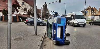 Trzy samochody zderzyły się na skrzyżowaniu w Płońsku. Co ustalili policjanci?