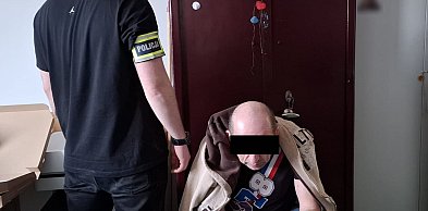 Jeszcze więcej narkotyków - policjanci przeszukali dom 55-latka pod Płońskiem