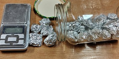 Zatrzymania w Płońsku i Raciążu. Zabezpieczone substancje trafiły do badań