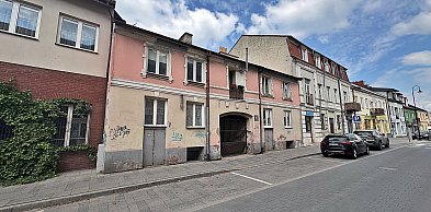 Zielone podwórka, winda i restauracja. Tak zmienią się kamienice w centrum Płońska