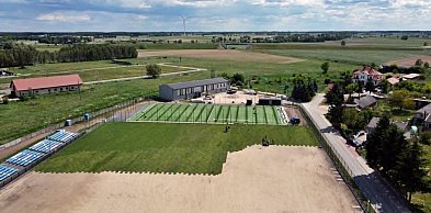 Raciąż: Rozpoczęło się układanie nowej murawy na stadionie