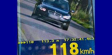 19-letni kierowca BMW jechał o 68 km/h za szybko