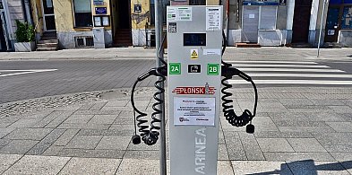 Wzrosną opłaty za korzystanie ze stacji ładowarek na Placu 15 Sierpnia-24720