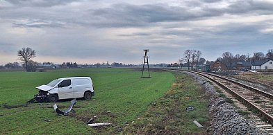 Poważny wypadek na niestrzeżonym przejeździe kolejowym-25091