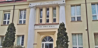 Karetki, nowoczesne łóżka i aparatura - duża dotacja dla płońskiego szpitala-25323