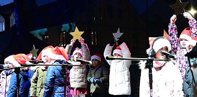 Występy przedszkolaków na miejskiej Wigilii [VIDEO]-25500