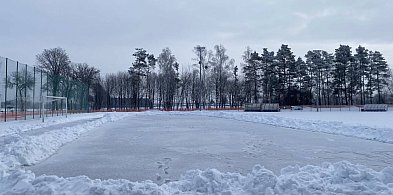 Na ferie zamiast boiska naturalne lodowisko-25867