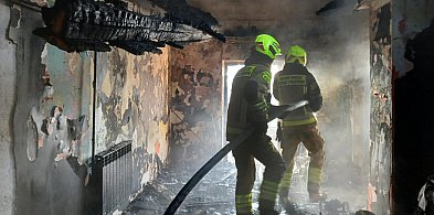 Nie mają już nic... Dom spłonął doszczętnie. Na pomoc pogorzelcom-25969