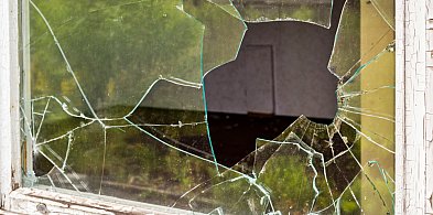 Przyznał się do włamania do opuszczonego zakładu i kradzieży