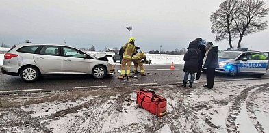 19-letni kierowca forda uderzył w tył mitsubishi